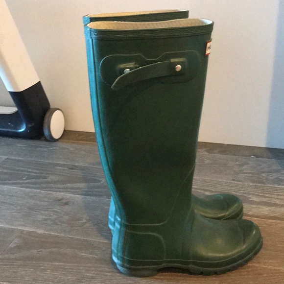 Hunter rain boots size 7 - Picture 2 of 5
